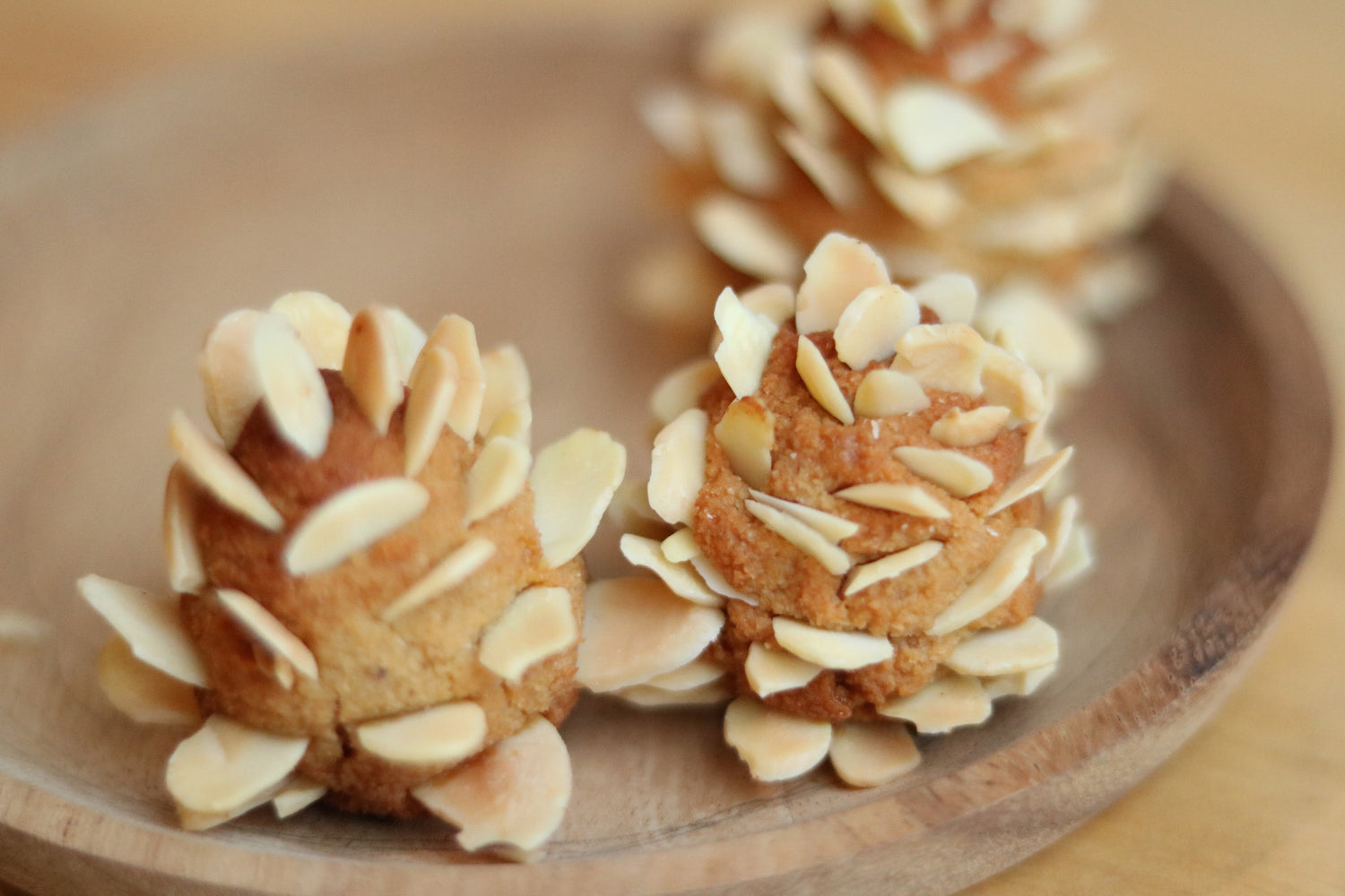 X'mas Paleo Pinecone Cookies