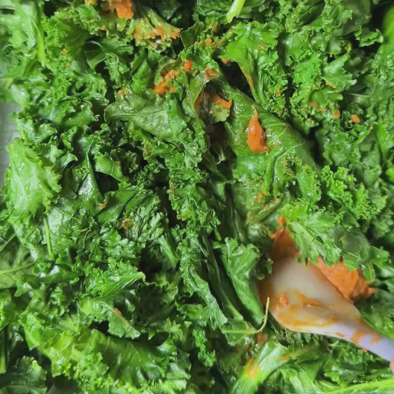 Load video: Making of Kale Salad with Chilli Miso Dressing and Vegan Cheesy Seed Crunch Topper - (400g | Serves 4 – 6 people)
Foodcraft Online Store