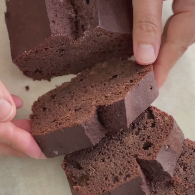 Load video: Gluten Free Keto Chocolate Salted Caramel Cake- 600g