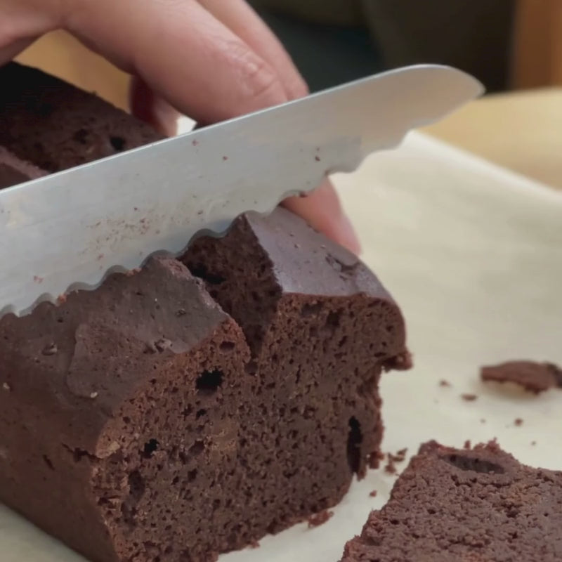 Load video: Gluten Free Keto Chocolate Salted Caramel Cake- 600g