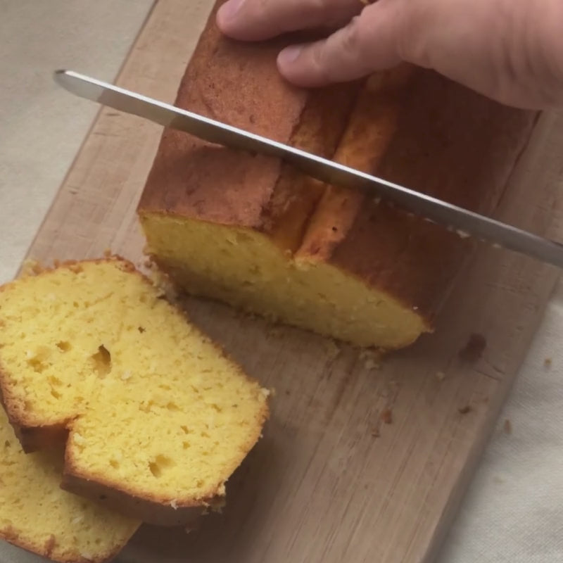 video of  slicing Gluten_Free_Keto_Lemon_Coconut_Cake_600g 
