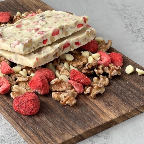 White Chocolate Bark with Strawberries and Walnuts - Foodcraft Online Store